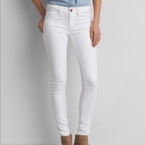 AMERICAN EAGLE White Skinny Jeans